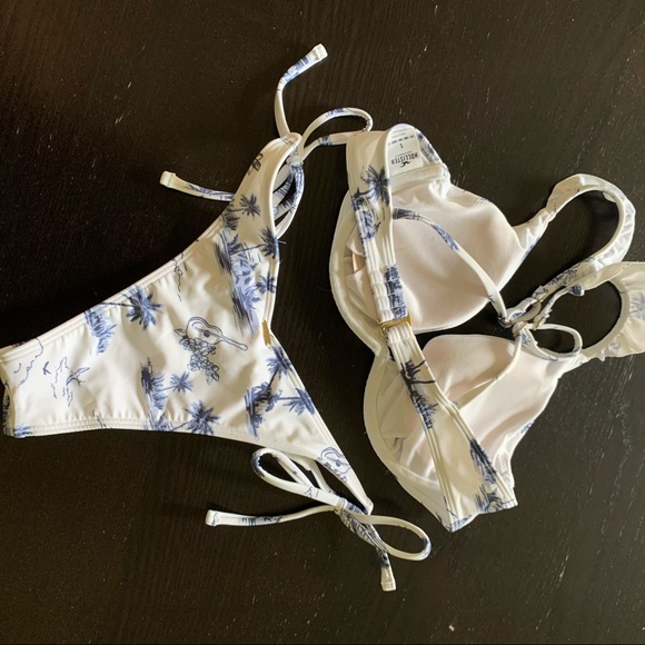 HOLLISTER Ruffle White and Blue Beach Bikini Top and Bottom - Picture 10 of 13